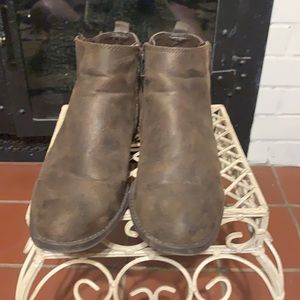 Brown Carlos, side zip booties